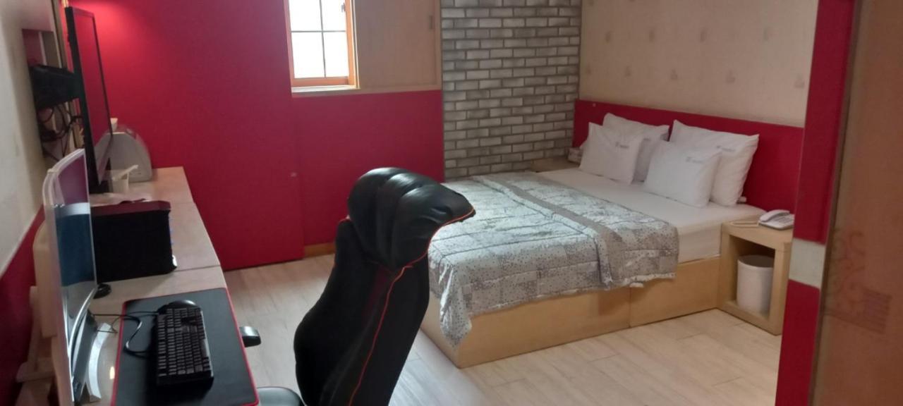 Design Motel T Ilsan Ni Exterior photo